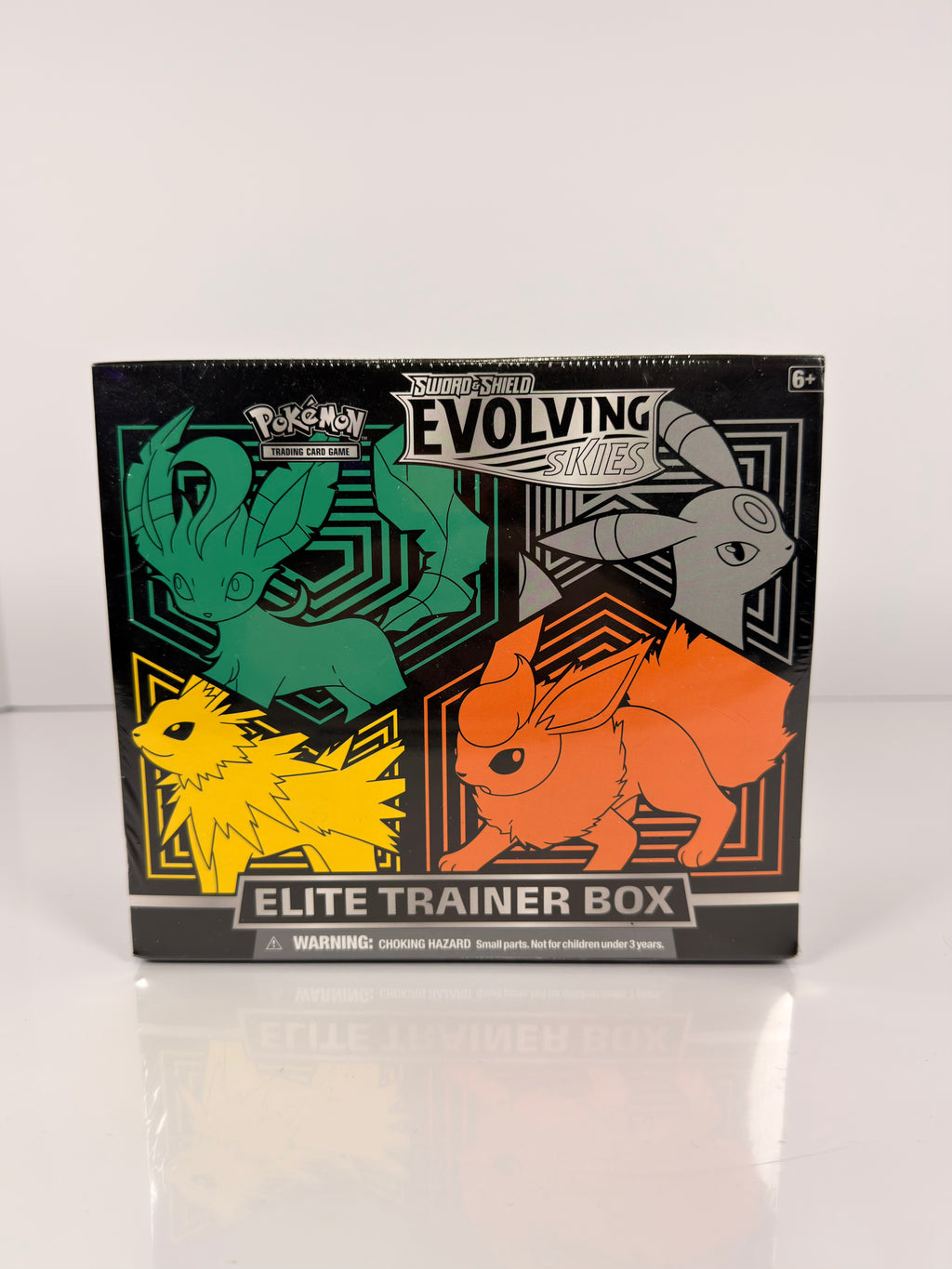 Pokemon SWSH7 Evolving Skies Elite Trainer Box - Leafeon/Flareon/Jolteon/Umbreon