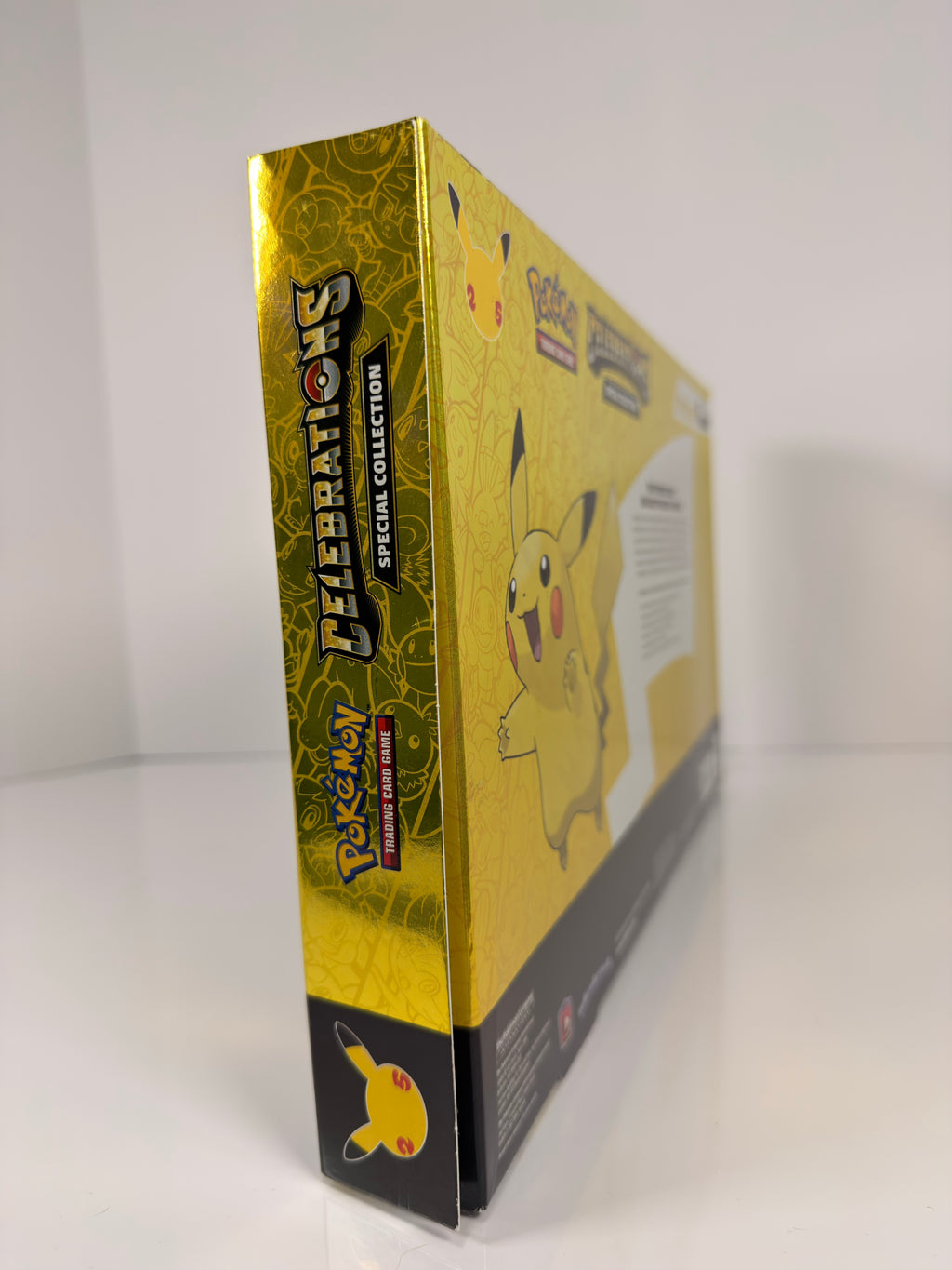 Pokemon TCG: Celebrations Special Collection—Pikachu V-UNION